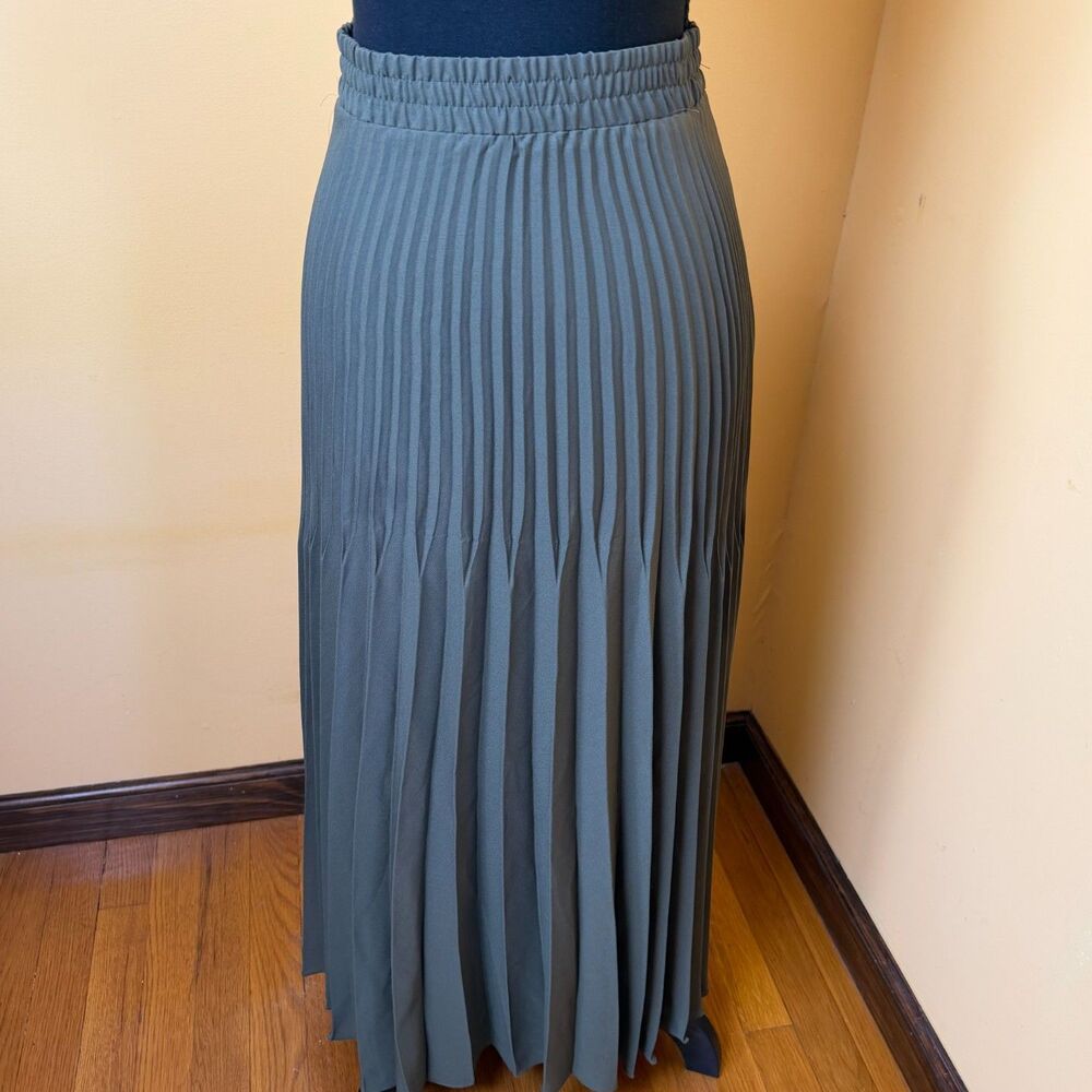 Max Studio Olive Green Pleated Midi Skirt Women’s Size S Elastic High Waist